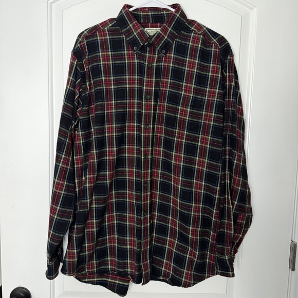 L.L. Bean Other - L.L Bean Men’s Plaid Button Down Flannel Size Large 100% Cotton Multi-Colored